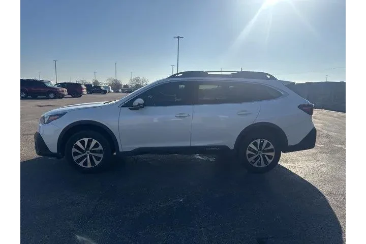 $23700 : Subaru Outback 2021 AWD Prem image 4