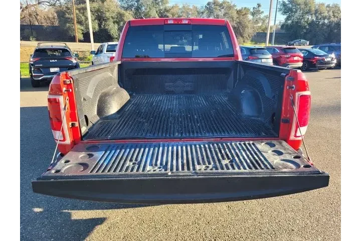 $27220 : Ram 1500 Classic 2019 4x4 La image 8