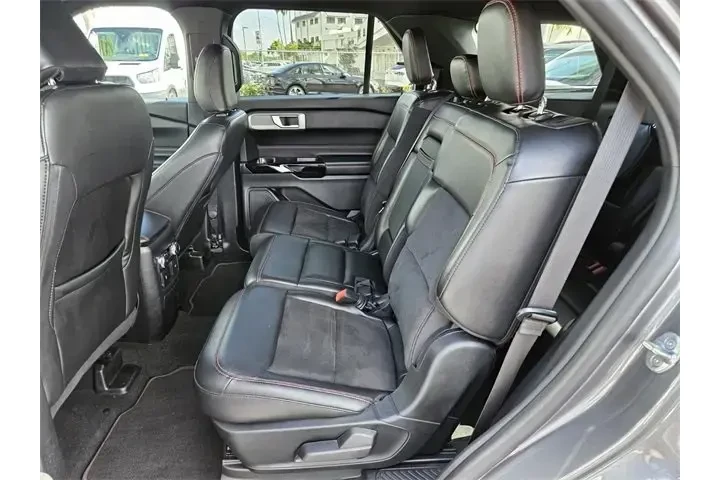 $29990 : Ford Explorer 2022 ST-Line 4 image 5