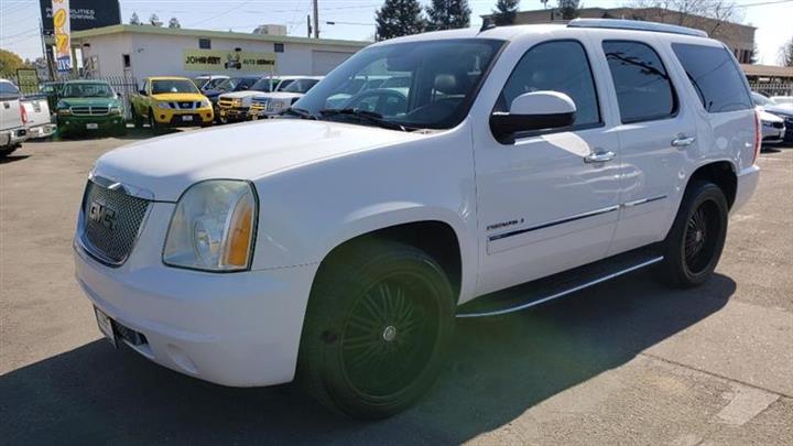 2010 GMC Yukon Denali image 7