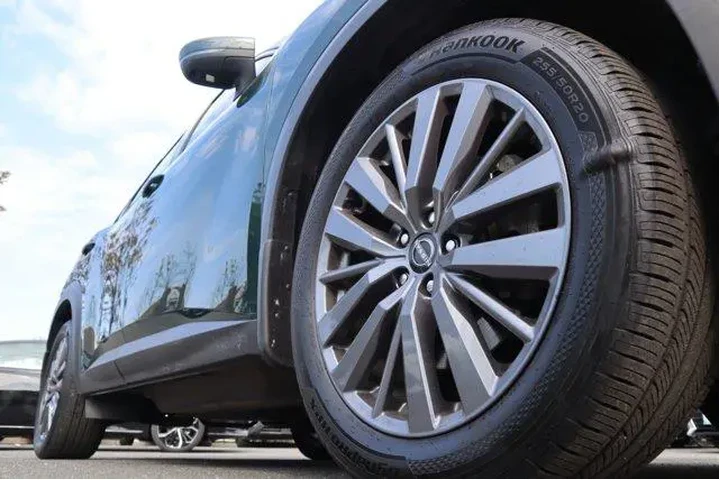 $28693 : Nissan Pathfinder 2023 AWD S image 8