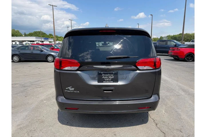 $11980 : 2017 Pacifica Touring image 3