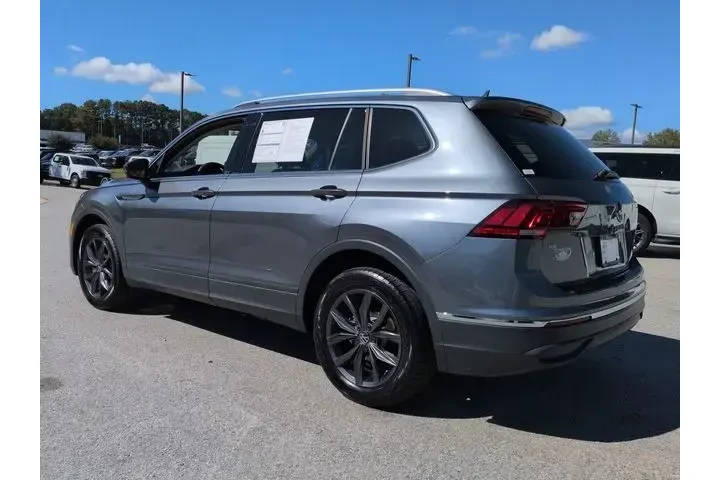 $22240 : Volkswagen Tiguan 2023 SE 4d image 6
