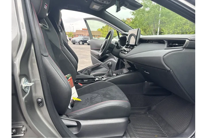 $45000 : Gold Certified2025 GR Corolla image 4