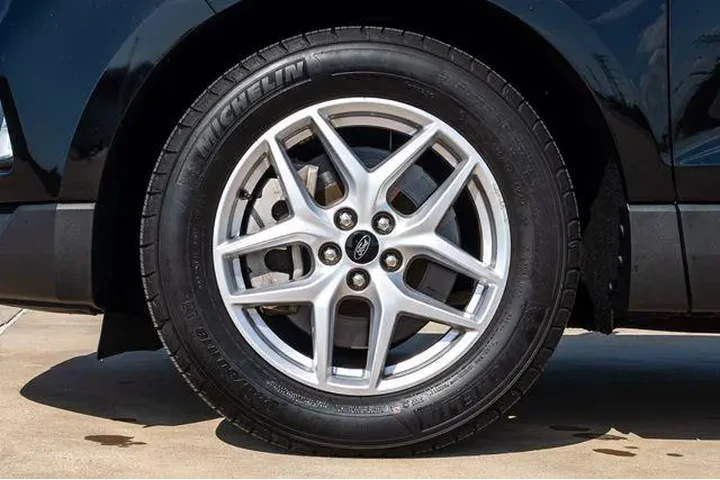 $10156 : Ford Edge 2015 SEL 4dr Cross image 4