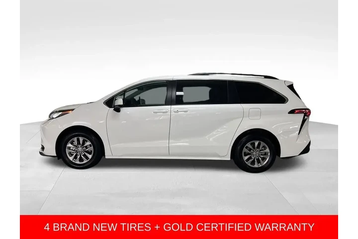 $36988 : Gold Certified2022 Sienna LE image 2