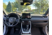 $23977 : 2020 RAV4 Hybrid XSE thumbnail