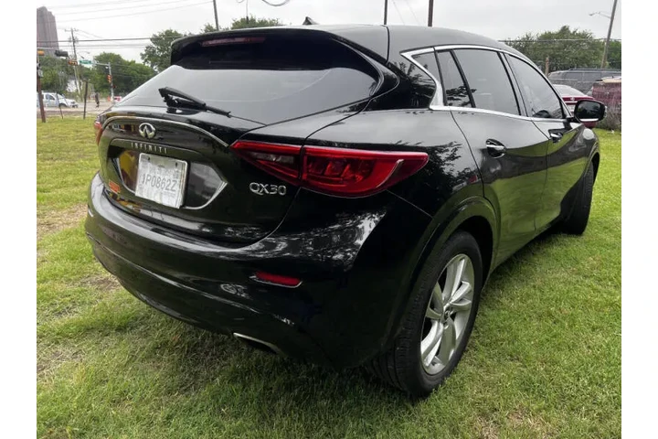 $13995 : 2017 QX30 Sport image 4