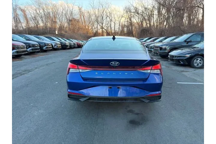 $18900 : Hyundai ELANTRA 2023 SEL 4dr image 4