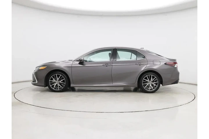 $30998 : Toyota Camry Hybrid 2024 XLE image 3