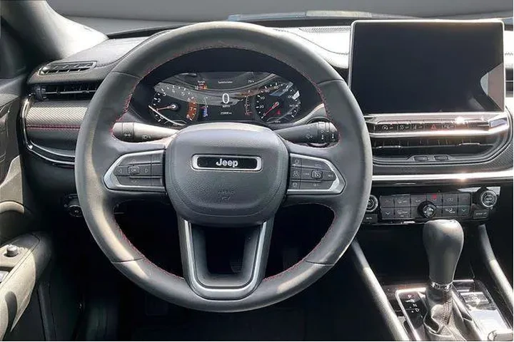 $26000 : Jeep Compass 2024 4x4 Trailh image 8