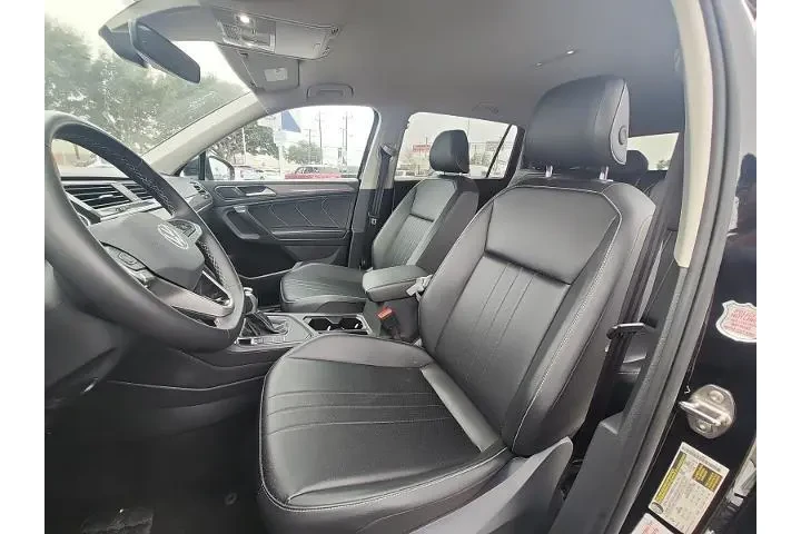 $20998 : Volkswagen Tiguan 2024 SE 4d image 7