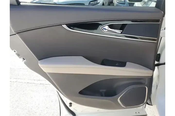 $26990 : Lincoln Nautilus 2023 AWD St image 9