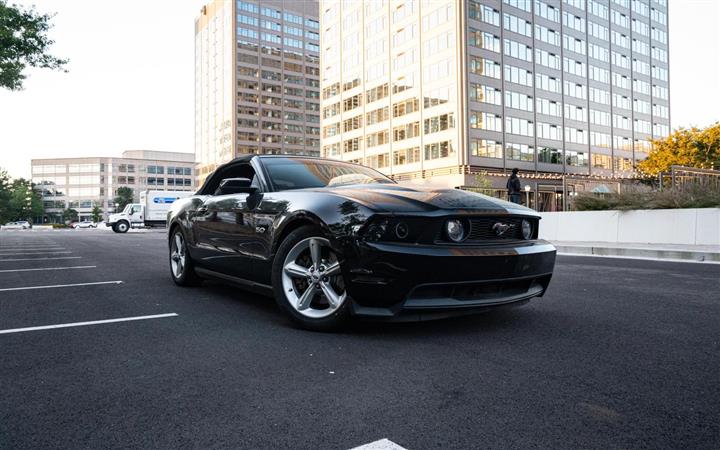 $18000 : 2012 FORD MUSTANG image 2