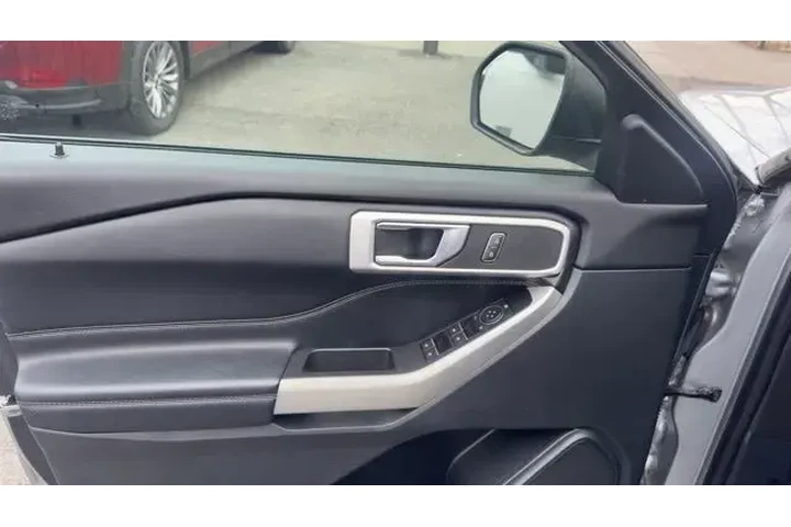 $25998 : Ford Explorer 2021 AWD XLT 4 image 10