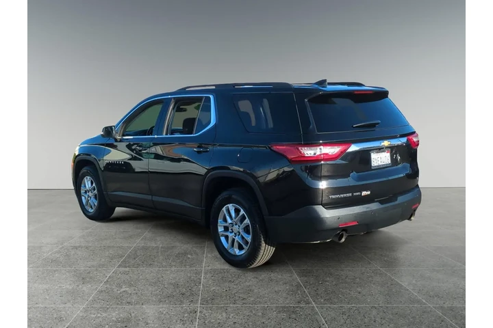Chevrolet Traverse 2021 4x4 image 3