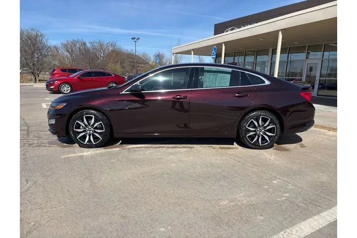 $21998 : Chevrolet Malibu 2021 RS 4dr image 2