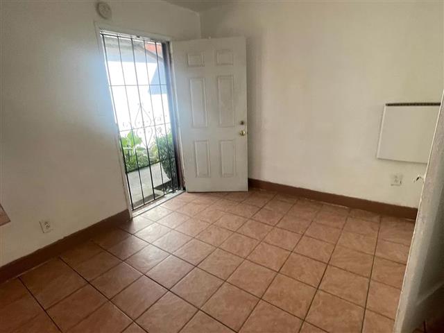 $800 : *Studio Apartment available image 1