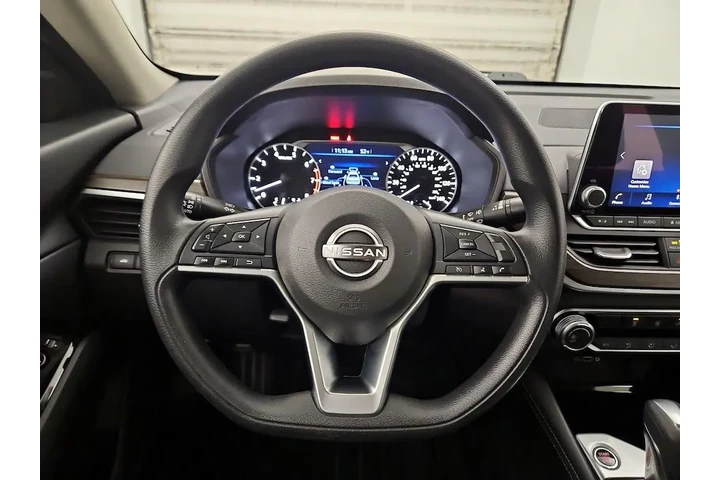 $19998 : Nissan Altima 2023 2.5 SV 4d image 10