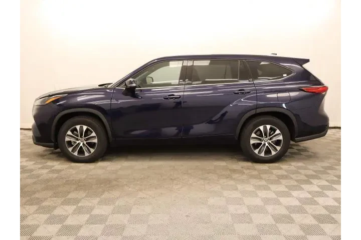 $34965 : Toyota Highlander 2022 XLE 4 image 7