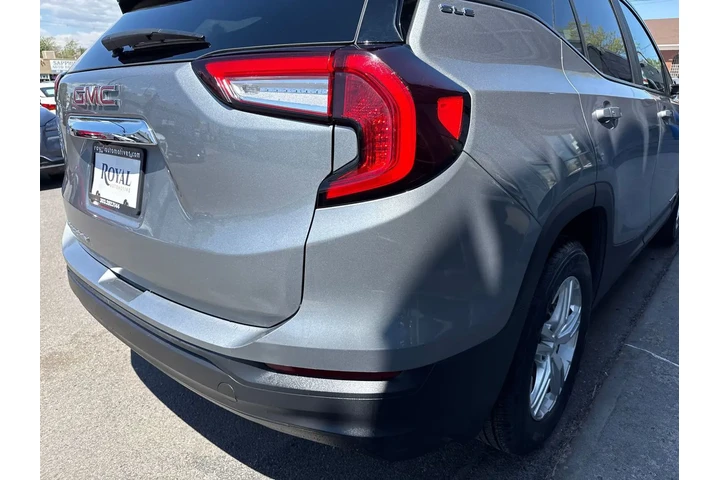 $21995 : 2024 GMC Terrain FWD SLE image 9