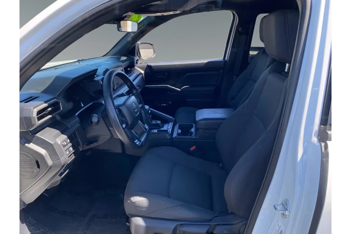 $31493 : Toyota Tacoma 2024 4x2 SR 2d image 9