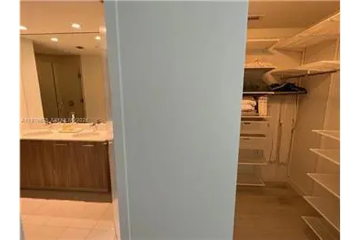 $6300 : Rental property with 3 bedro image 10