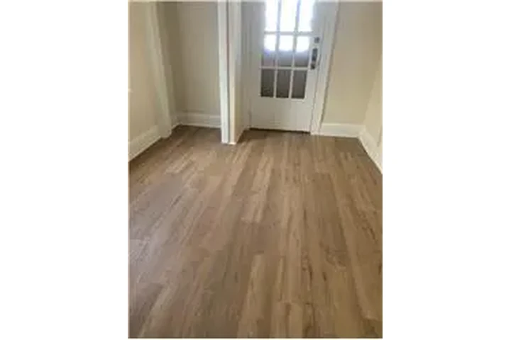 $900 : Rental property with 1 bedro image 5