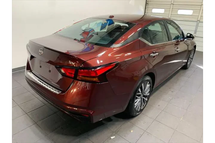 $22789 : Nissan Altima 2023 2.5 SV 4d image 3