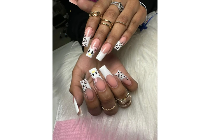 Diseños de Uñas con Estilo image 5