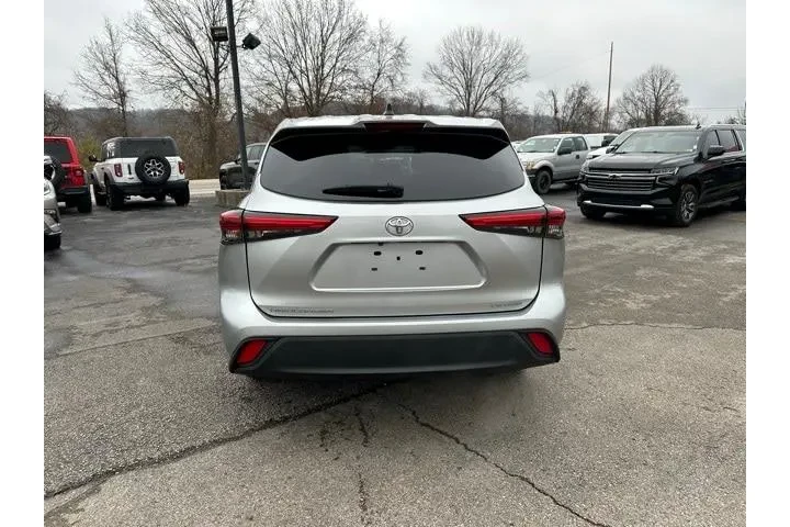 $29997 : Toyota Highlander 2023 AWD L image 5