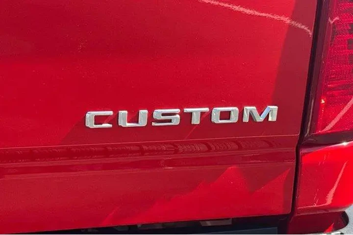 $39938 : Chevrolet Silverado 2500HD 2 image 2