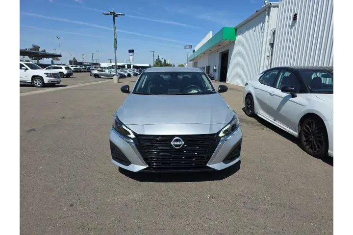 $19775 : Nissan Altima 2024 2.5 SV 4d image 2