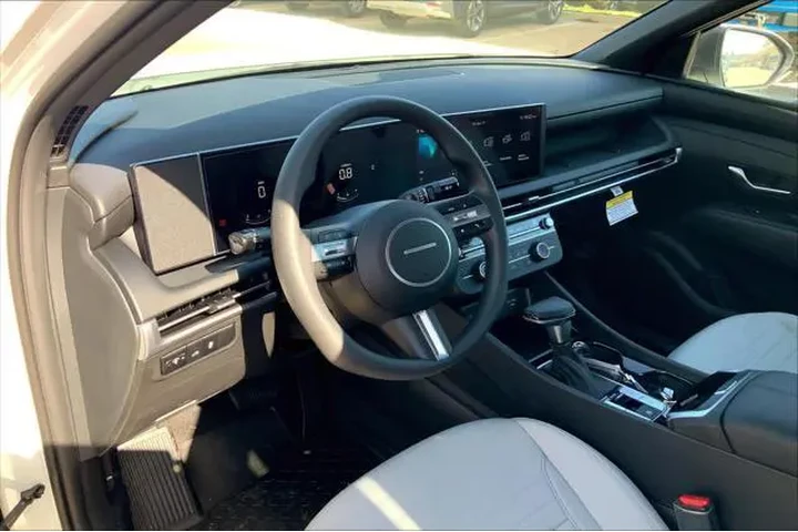 $25727 : Hyundai SANTA CRUZ 2025 SE 4 image 9