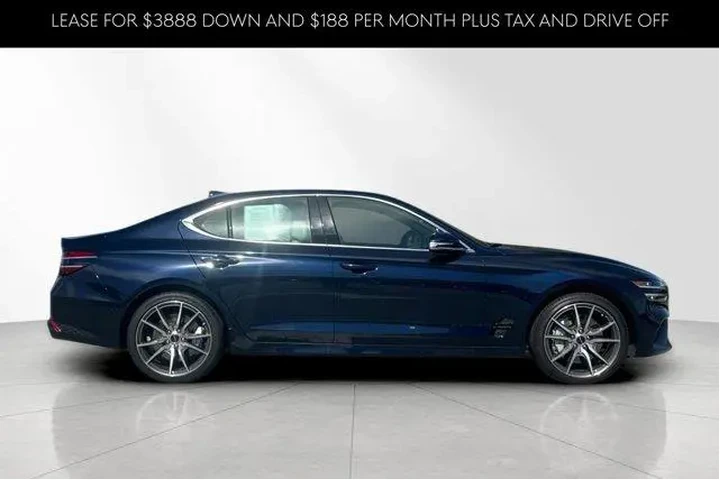 $38055 : Genesis G70 2026 2.5T Standa image 4