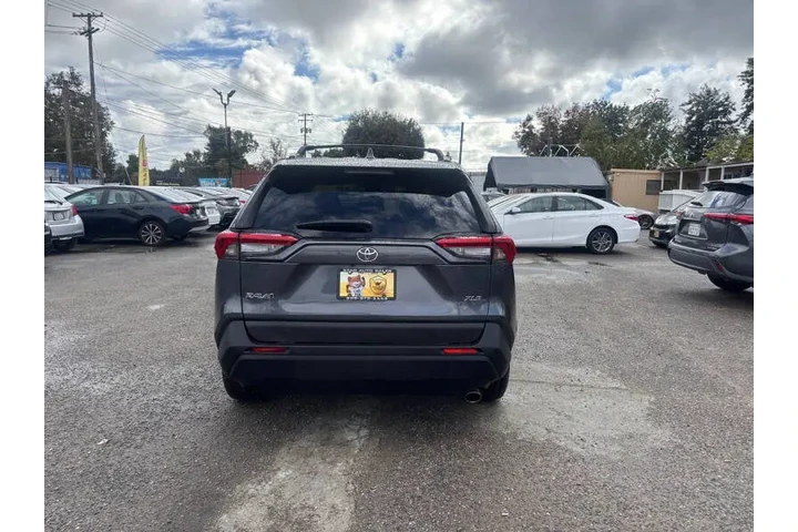 $18599 : 2019 RAV4 XLE image 8