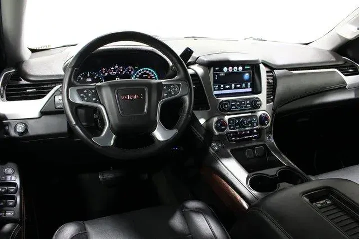 $26982 : GMC Yukon 2017 4x2 SLT 4dr S image 2