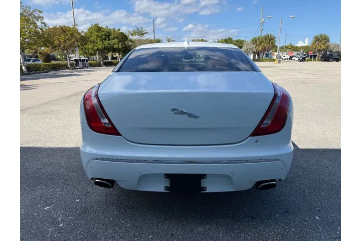 $9995 : 2014 XJL Portfolio image 9