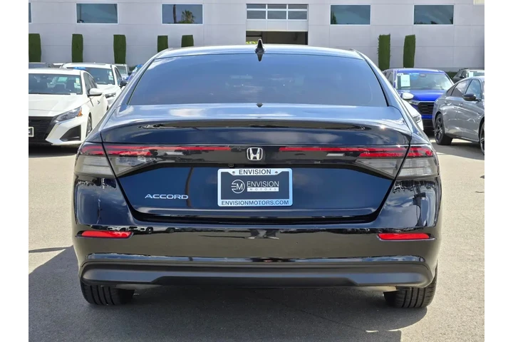 $23705 : Honda Accord 2024 LX 4dr Sed image 6