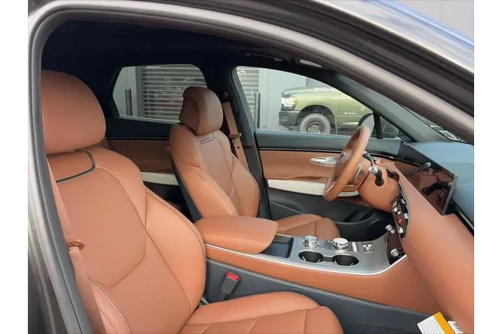 $60 : Genesis GV70 2026 AWD 2.5T A image 9