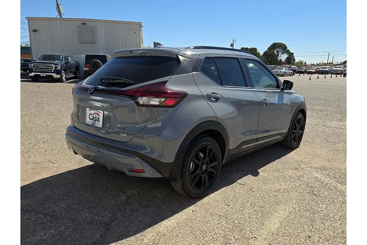 $19995 : Nissan Kicks 2023 SR 4dr Cro image 3