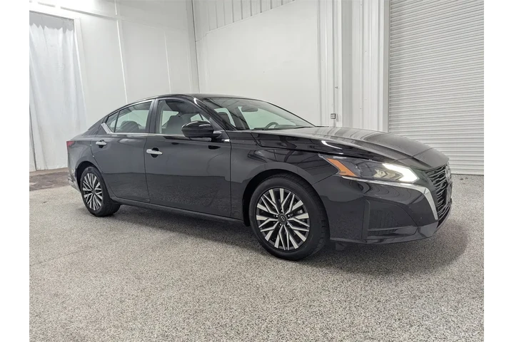 $21997 : Nissan Altima 2023 2.5 SV 4d image 2
