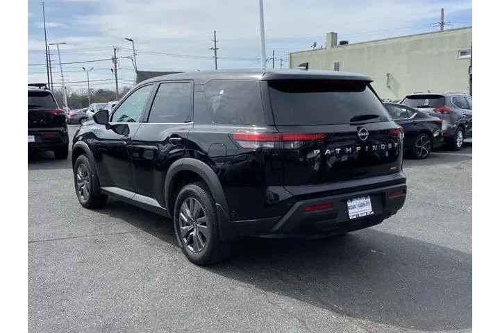 $27487 : Nissan Pathfinder 2024 AWD S image 4