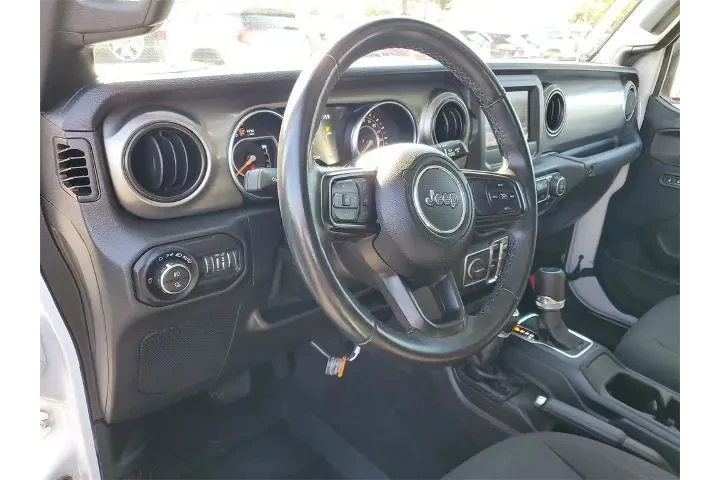 $28500 : Jeep Gladiator 2021 4x4 Spor image 6