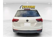 $23888 : Volkswagen Tiguan 2023 SE 4d thumbnail