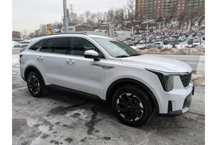 $32295 : Kia Sorento 2025 AWD S 4dr S image 5