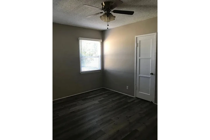 $800 : Beautiful Home...LAKEWOOD,CA image 3