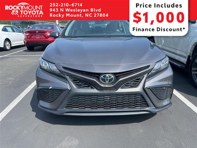$23390 : PRE-OWNED 2022 TOYOTA CAMRY SE image 3