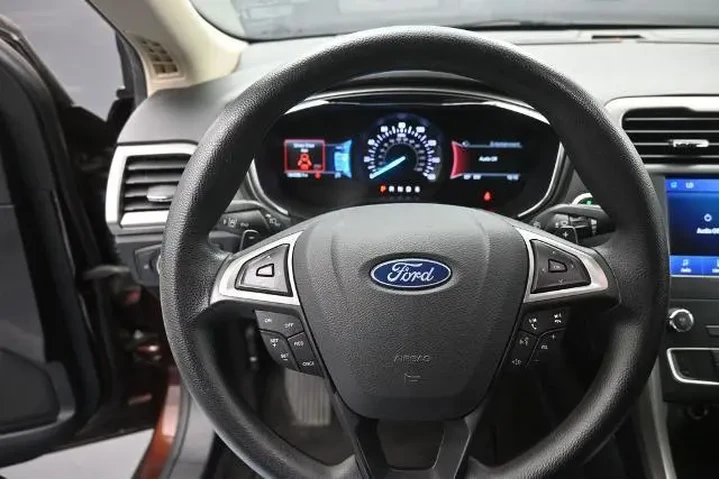 $13783 : Ford Fusion 2019 SE 4dr Seda image 6