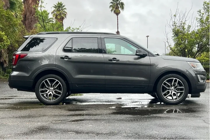 Ford Explorer 2016 AWD Sport image 2